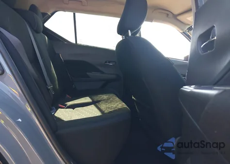 2021 Nissan Kicks Sv Xtronic Cvt z USA, uszkodzony, nr VIN 3N1CP5CV8ML540186